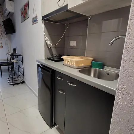 D&b 2 * Paralía