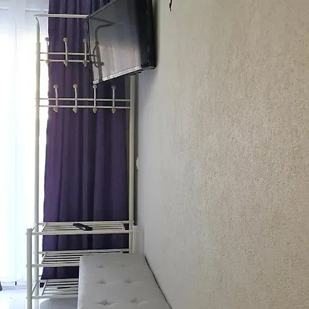 D&b 2 * Paralía